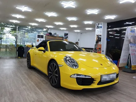 [공지] 군포썬팅 포르쉐911카레라4s 카브리올레 썬팅필름제거 시공으로 보다 깔끔한 시야확보!