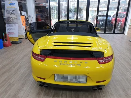 [공지] 군포썬팅 포르쉐911카레라4s 카브리올레 썬팅필름제거 시공으로 보다 깔끔한 시야확보!