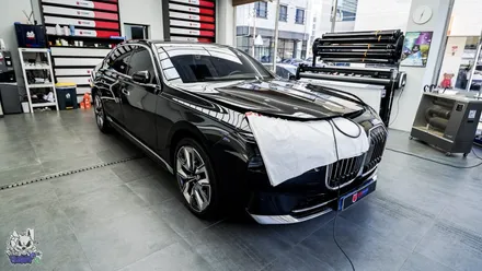 BMW 7시리즈 i7 진리의 투톤랩핑 듀오톤 시공. 유쉴드 천안 본사. / 충남 천안