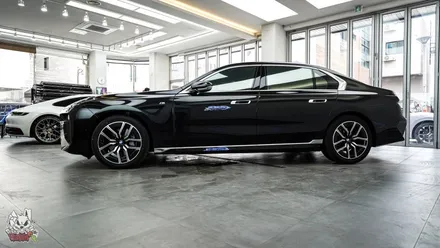 BMW 7시리즈 진리의 듀오톤 투톤랩핑 시공. 천안 유쉴드 본사. / 충남 천안