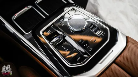 BMW 7시리즈 i7. 스킨프로 전체PPF, 바이올렛 썬팅, 윈드쉴드, 크롬죽이기 시공. 천안 유쉴드 본사. / 충남 천안