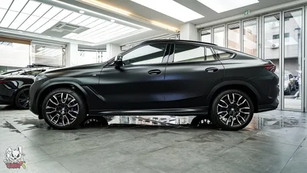 BMW X6 카본 블랙은 블랙이 아닙니다. 진정한 블랙을 위한 무광 전체 컬러 PPF 시공. 유쉴드 천안 본사. / 충남 천안