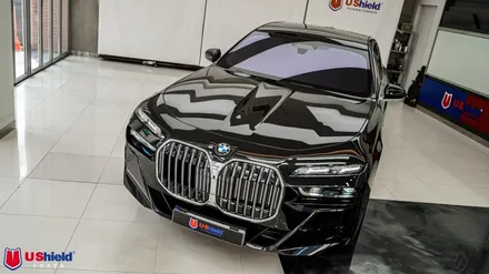 BMW 7시리즈 740D. 전체 PPF, 유쉴드 바이올렛, 스카이 썬팅 시공. / 충남 천안