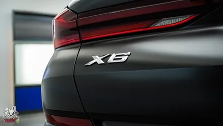 BMW X6 카본 블랙은 블랙이 아닙니다. 진정한 블랙을 위한 무광 전체 컬러 PPF 시공. 유쉴드 천안 본사. / 충남 천안
