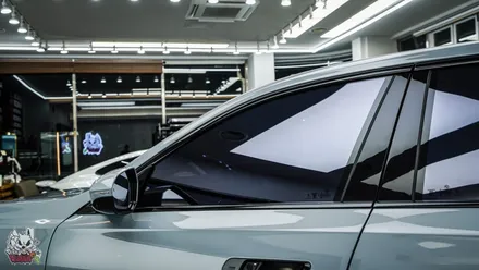 BMW 7시리즈 i7. 스킨프로 전체PPF, 바이올렛 썬팅, 윈드쉴드, 크롬죽이기 시공. 천안 유쉴드 본사. / 충남 천안