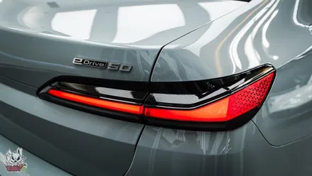BMW 7시리즈 i7. 스킨프로 전체PPF, 바이올렛 썬팅, 윈드쉴드, 크롬죽이기 시공. 천안 유쉴드 본사. / 충남 천안