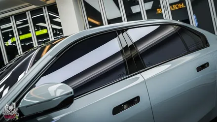 BMW 7시리즈 i7. 스킨프로 전체PPF, 바이올렛 썬팅, 윈드쉴드, 크롬죽이기 시공. 천안 유쉴드 본사. / 충남 천안