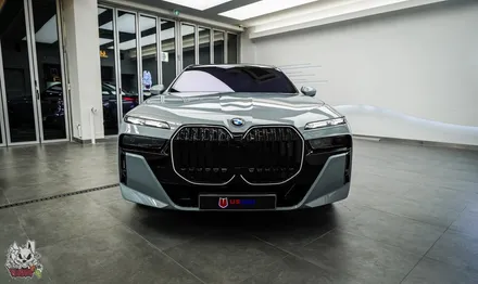 BMW 7시리즈 i7. 스킨프로 전체PPF, 바이올렛 썬팅, 윈드쉴드, 크롬죽이기 시공. 천안 유쉴드 본사. / 충남 천안