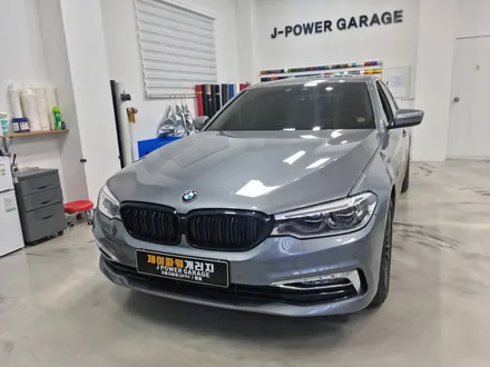 BMW 5시리즈 MC필름 고광택 PET 전체랩핑 크롬 죽이기  → 송도랩핑 영종도랩핑 논현동랩핑 / 인천 논현동