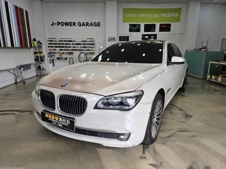 BMW 7시리즈 자동차 오래된 랩핑 제거 후 고광택 피아노 화이트 전체 재시공 / 인천 논현동
