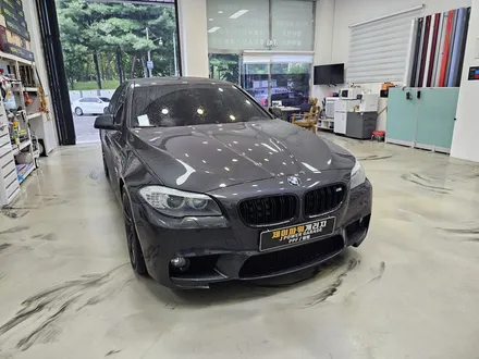 BMW 5시리즈 잘 못된 실내랩핑 제거 후 재시공 / 인천 논현동
