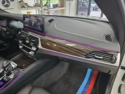 인천 송도 BMW 5시리즈 고광택 리얼 카본 실내랩핑 크롬 죽이기 / 인천 논현동
