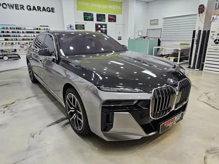 BMW 7시리즈 듀오톤 하단 투톤랩핑 시공 가격은.? 일정한 코치 라인 GOOD / 인천 논현동