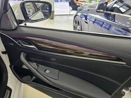 인천 송도 BMW 5시리즈 고광택 리얼 카본 실내랩핑 크롬 죽이기 / 인천 논현동