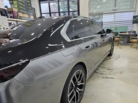 BMW 7시리즈 듀오톤 하단 투톤랩핑 시공 가격은.? 일정한 코치 라인 GOOD / 인천 논현동
