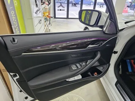 인천 송도 BMW 5시리즈 고광택 리얼 카본 실내랩핑 크롬 죽이기 / 인천 논현동