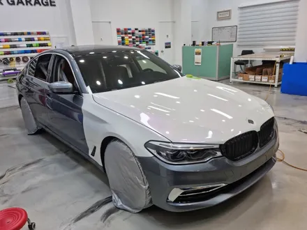 BMW 5시리즈 MC필름 고광택 PET 전체랩핑 크롬 죽이기  → 송도랩핑 영종도랩핑 논현동랩핑 / 인천 논현동