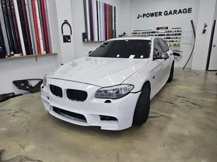 인천랩핑 BMW 5시리즈 전체랩핑 재시공 고광택 매직 그린 / 인천 논현동