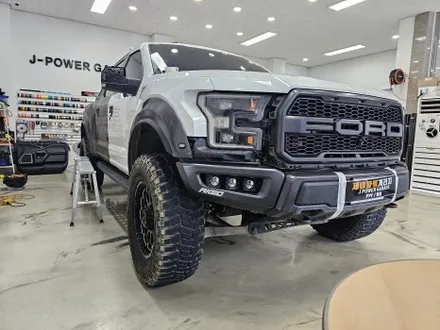 포드 랩터 F150 뿌리는 랩핑 제거 후 고광택 나르도 그레이 전체랩핑 시공 / 인천 논현동