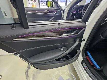 인천 송도 BMW 5시리즈 고광택 리얼 카본 실내랩핑 크롬 죽이기 / 인천 논현동