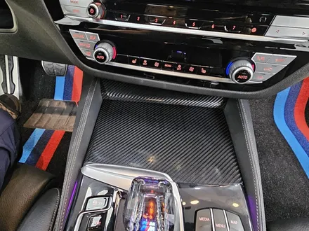 인천 송도 BMW 5시리즈 고광택 리얼 카본 실내랩핑 크롬 죽이기 / 인천 논현동