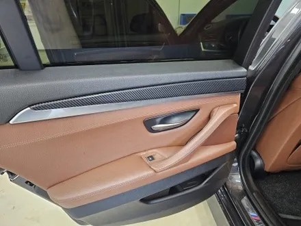 BMW 5시리즈 잘 못된 실내랩핑 제거 후 재시공 / 인천 논현동