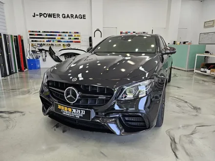 《부천랩핑》 자동차 랩핑제거 벤츠 E 클래스 63AMG / 인천 논현동