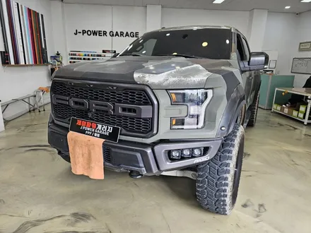 포드 랩터 F150 뿌리는 랩핑 제거 후 고광택 나르도 그레이 전체랩핑 시공 / 인천 논현동