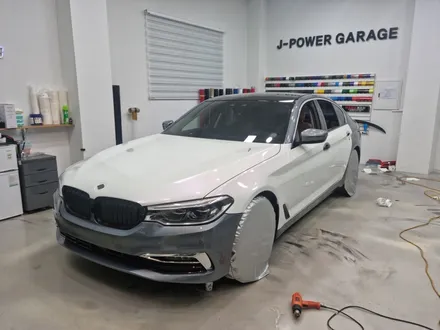 BMW 5시리즈 MC필름 고광택 PET 전체랩핑 크롬 죽이기  → 송도랩핑 영종도랩핑 논현동랩핑 / 인천 논현동