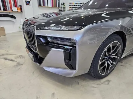 BMW 7시리즈 듀오톤 하단 투톤랩핑 시공 가격은.? 일정한 코치 라인 GOOD / 인천 논현동