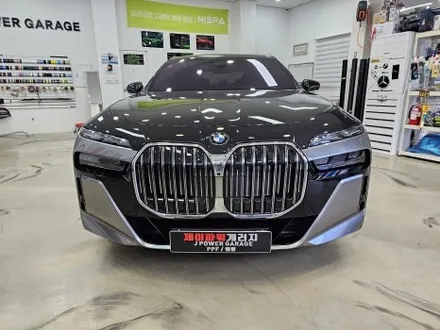 BMW 7시리즈 듀오톤 하단 투톤랩핑 시공 가격은.? 일정한 코치 라인 GOOD / 인천 논현동