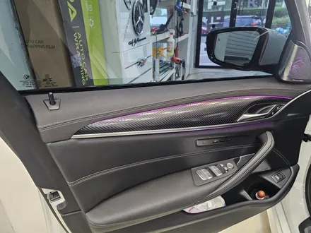 인천 송도 BMW 5시리즈 고광택 리얼 카본 실내랩핑 크롬 죽이기 / 인천 논현동