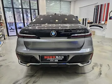 BMW 7시리즈 듀오톤 하단 투톤랩핑 시공 가격은.? 일정한 코치 라인 GOOD / 인천 논현동