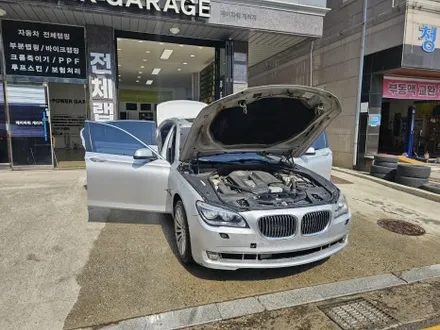 BMW 7시리즈 자동차 오래된 랩핑 제거 후 고광택 피아노 화이트 전체 재시공 / 인천 논현동