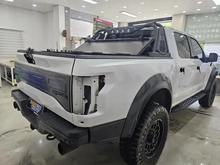포드 랩터 F150 뿌리는 랩핑 제거 후 고광택 나르도 그레이 전체랩핑 시공 / 인천 논현동