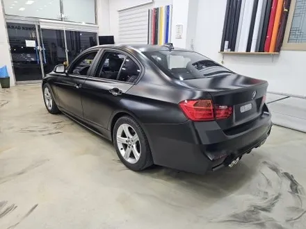 BMW 3시리즈 중고차.! 사틴 블랙 전체랩핑 M 범 펴 개조 경북 구미에서 오셨어요.! / 인천 논현동