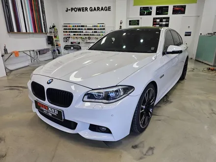 인천 송도 루프스킨 BMW 5시리즈  F10 수명이 끝난 루프스킨 제거 후 고광택 PET 필름 재시공 / 인천 논현동
