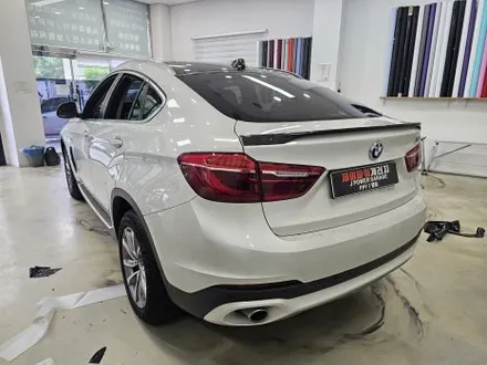안산랩핑  BMW X6 갈라진 루프스킨 제거 후 고광택 필름 시공 후 실리콘 마감까지 / 인천 논현동