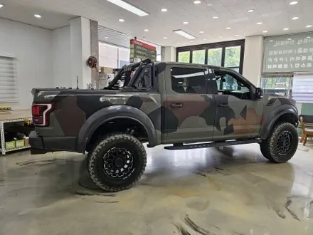 포드 랩터 F150 뿌리는 랩핑 제거 후 고광택 나르도 그레이 전체랩핑 시공 / 인천 논현동