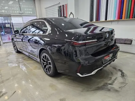 BMW 7시리즈 듀오톤 하단 투톤랩핑 시공 가격은.? 일정한 코치 라인 GOOD / 인천 논현동
