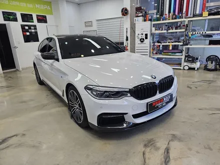 인천랩핑 BMW 5시리즈 G바디 루프스킨 제거 후 재시공 업체 선택이 중요한 이유.! / 인천 논현동