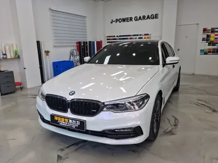 BMW 5시리즈 MC필름 고광택 PET 전체랩핑 크롬 죽이기  → 송도랩핑 영종도랩핑 논현동랩핑 / 인천 논현동