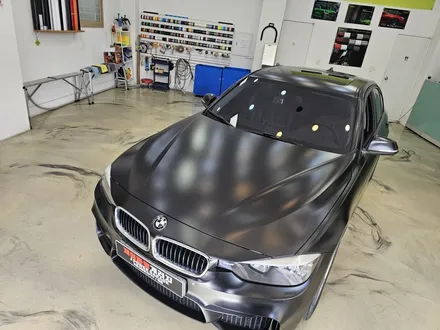 BMW 3시리즈 중고차.! 사틴 블랙 전체랩핑 M 범 펴 개조 경북 구미에서 오셨어요.! / 인천 논현동