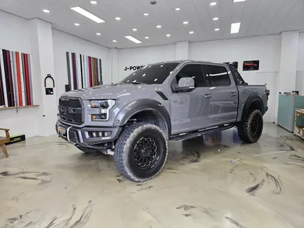 포드 랩터 F150 뿌리는 랩핑 제거 후 고광택 나르도 그레이 전체랩핑 시공 / 인천 논현동
