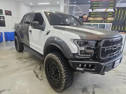 포드 랩터 F150 뿌리는 랩핑 제거 후 고광택 나르도 그레이 전체랩핑 시공 / 인천 논현동