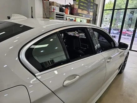 인천 송도 BMW 5시리즈 고광택 리얼 카본 실내랩핑 크롬 죽이기 / 인천 논현동