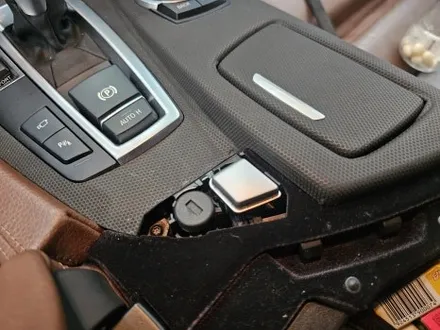 BMW 5시리즈 잘 못된 실내랩핑 제거 후 재시공 / 인천 논현동