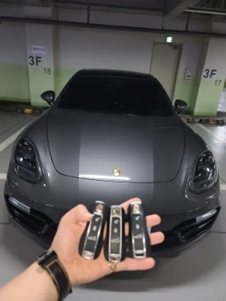 포르쉐 자동차키 기존 구형키에서 버튼시동키 원격시동키 스마트폰으로 연동제어 가능한 전용 디자인 디지털키로 개조 제작 / 경기 부천, 전국 택배, 출장