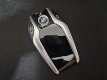 BMW 750Li 디스플레이키 케이스 교체 리포트 : 기능은 그대로, 외관은 신형처럼 / 경기 부천, 전국 택배, 출장