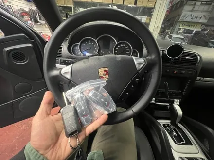 포르쉐 자동차키 기존 구형키에서 버튼시동키 원격시동키 스마트폰으로 연동제어 가능한 전용 디자인 디지털키로 개조 제작 / 경기 부천, 전국 택배, 출장